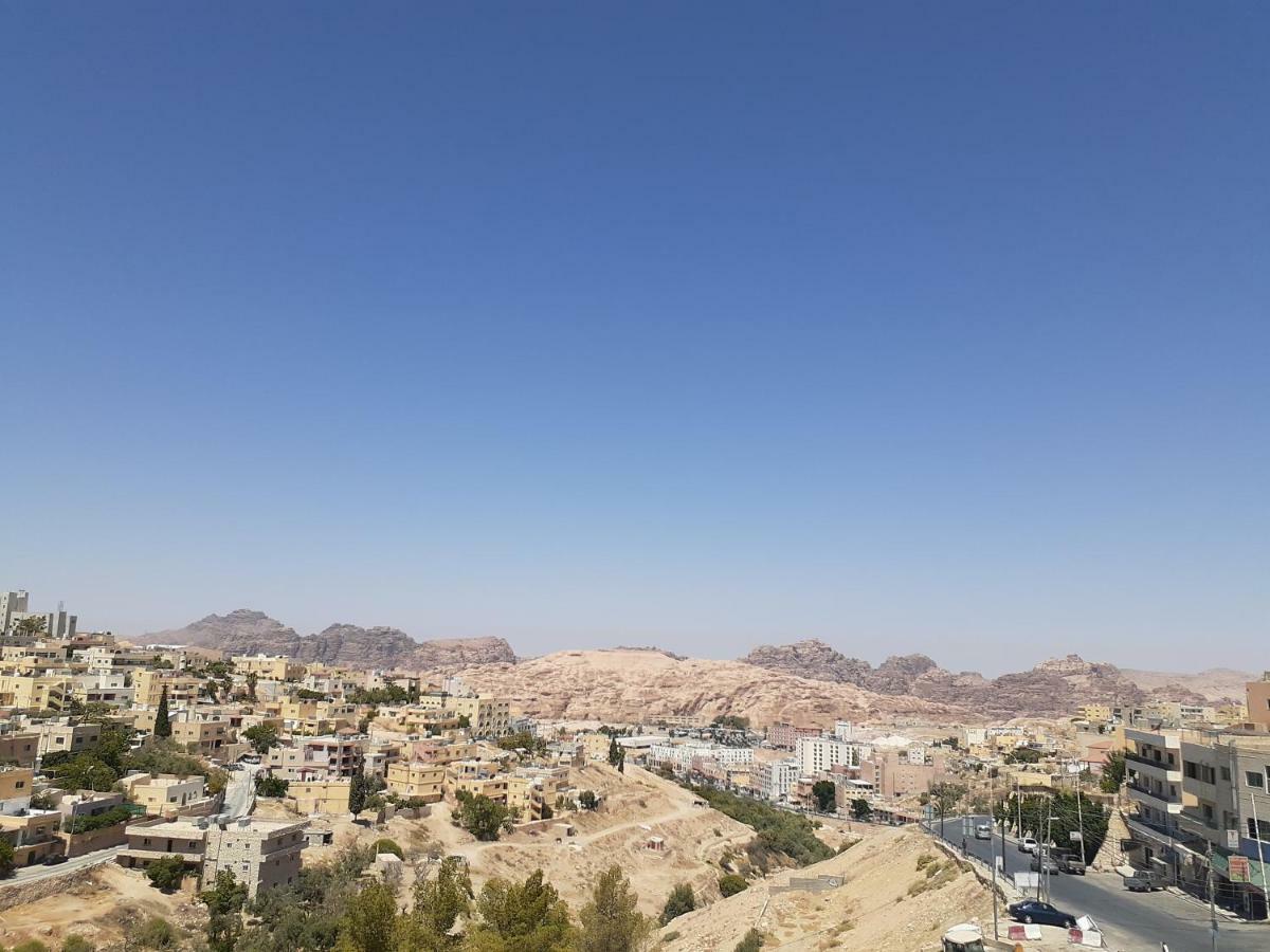 Petra Visitors Hotel Wadi Musa Exteriör bild