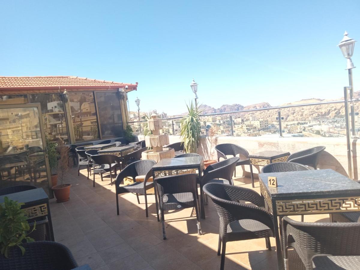 Petra Visitors Hotel Wadi Musa Exteriör bild