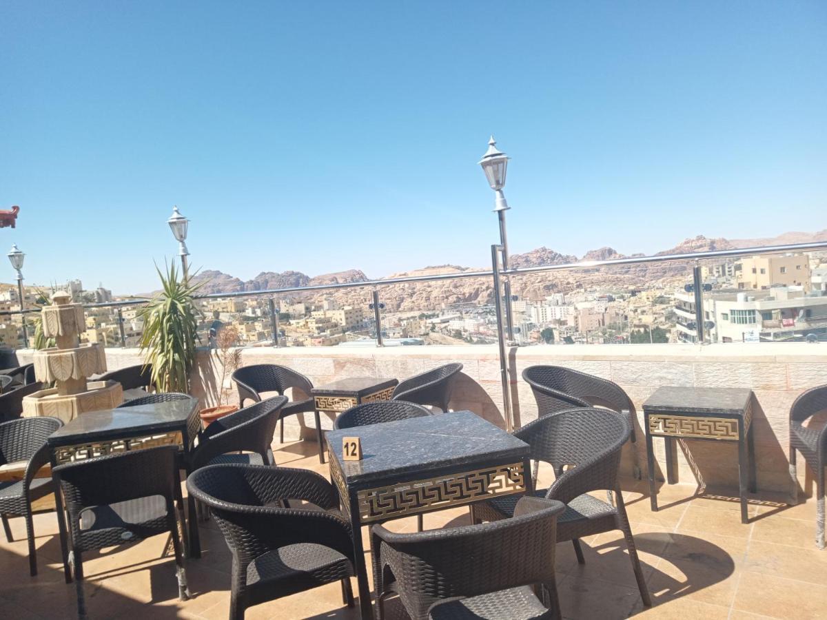Petra Visitors Hotel Wadi Musa Exteriör bild